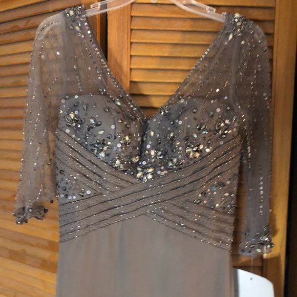 Montage smoke MOB gown - Picture 3 of 7